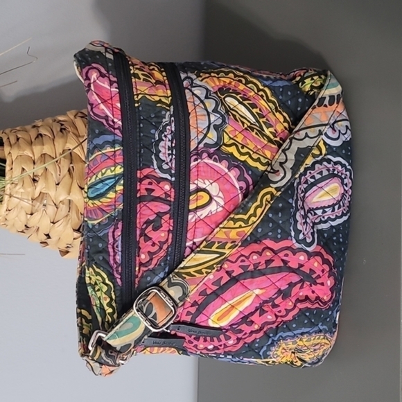 Vera Bradley Handbags - 𝅺VERA Bradley‎ Twighlight Paisley Multi Pocket Crossbody
